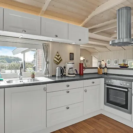 Stunning Home In Hejls With Kitchen * Hejls
