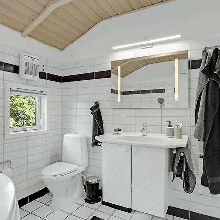 بيت للعطل Stunning Home In Hejls With Kitchen Hejls